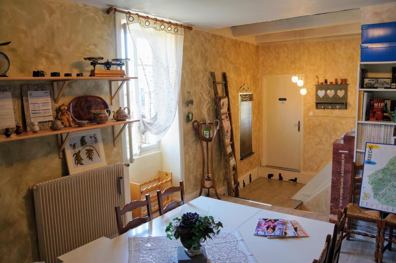 Maison Du Manoir Vallon-Pont-dʼArc Buitenkant foto