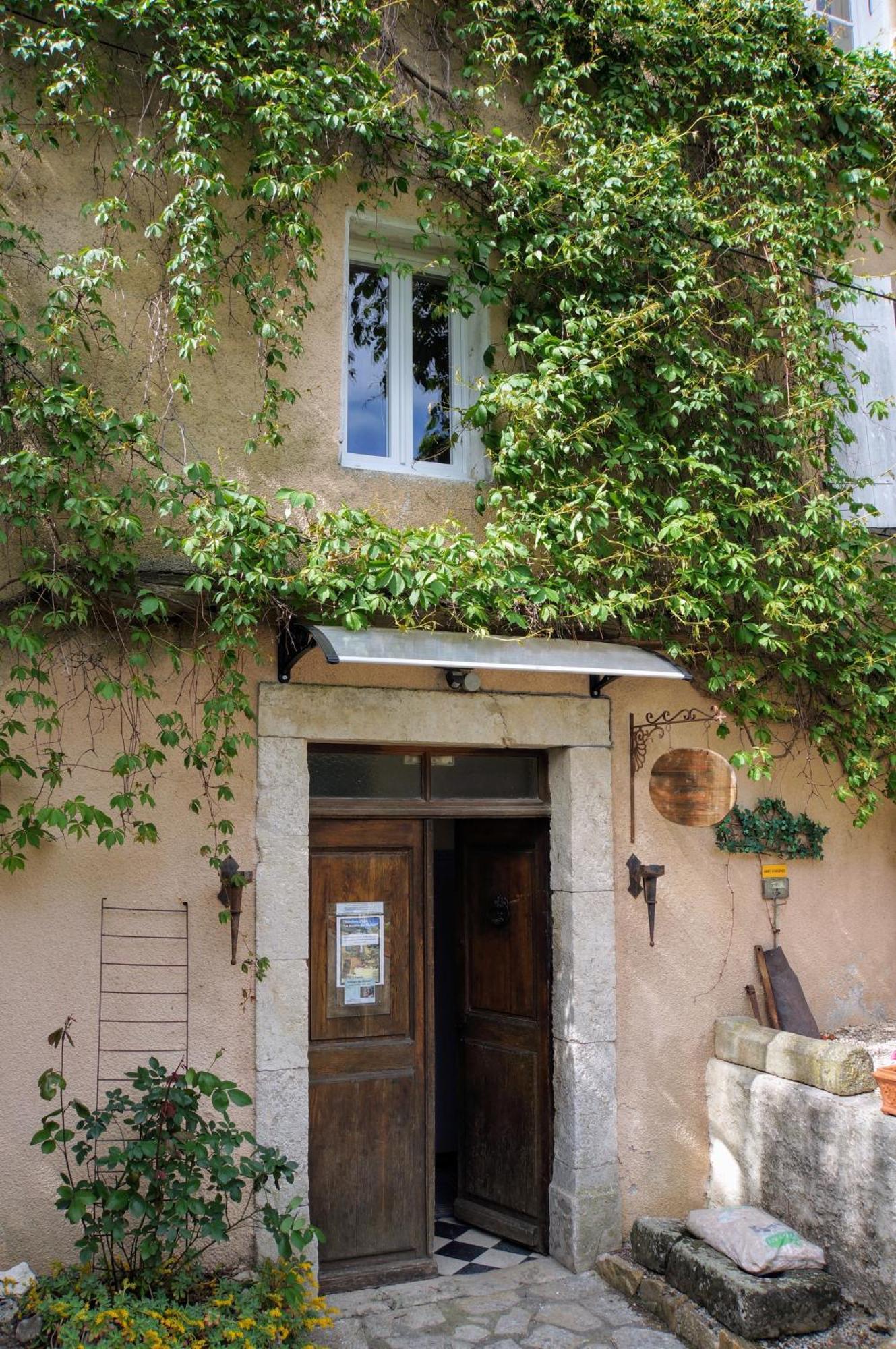 Maison Du Manoir Vallon-Pont-dʼArc Buitenkant foto
